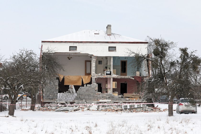 Dramat w Olszewnicy Nowej. Wybuch zniszczył budynek. Jedna osoba ranna