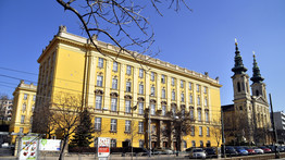 Döbbenet: kizuhant egy diák egy budapesti iskola 3. emeletéről