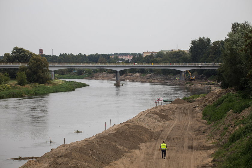 Most we Wronkach może runąć. Trzeba go natychmiast zamknąć