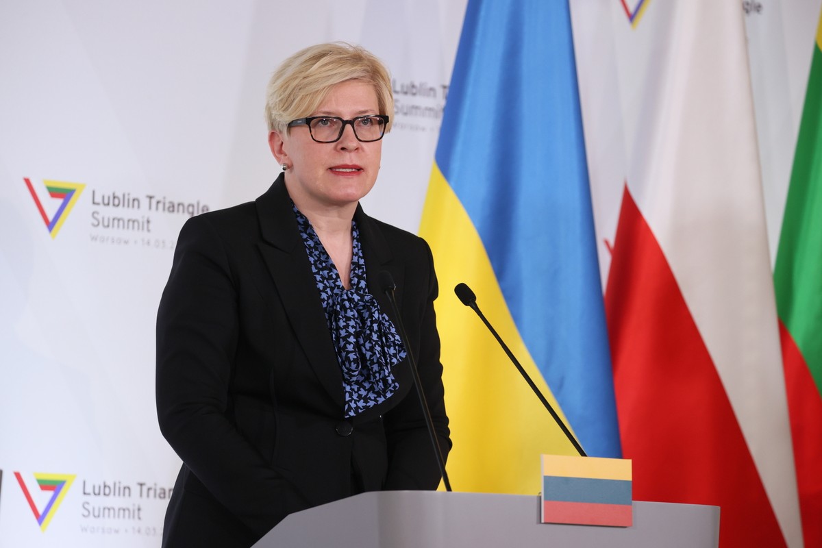 Warszawa, 14.03.2022. Premier Litwy Ingrida Simonyte podczas konferencji prasowej po spotkaniu Szefów Rządów Państw Trójkąta Lubelskiego, 14 bm. na Zamku Królewskim w Warszawie. (jm) PAP/Leszek Szymański