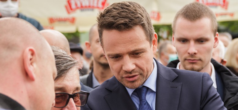 Trzaskowski rozmawiał z von der Leyen o KPO. Jabłoński: To kojarzy się z najczarniejszymi kartami w polskiej historii