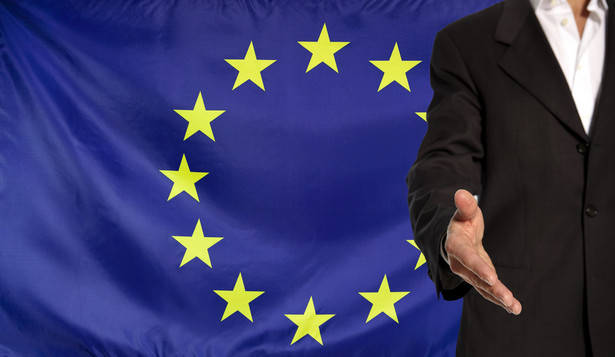 W maju 2018 r. Komisja Europejska zaproponowała projekt rozporządzenia, które daje jej możliwość zawnioskowania o zawieszenie wypłat unijnych funduszy dla krajów, w których problemy z systemem sądownictwa powodują zagrożenie dla unijnego budżetu
