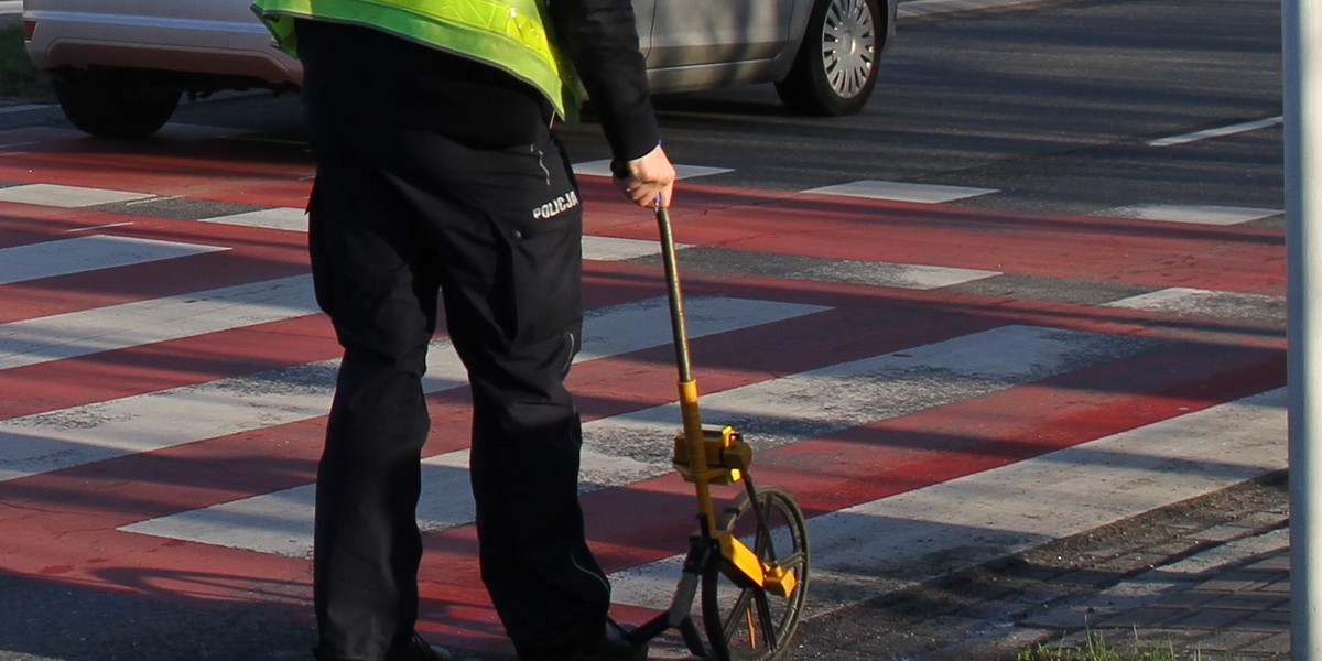 Pabianice. Radny jechał rozdawać odblaski. Potrącił ucznia na przejściu