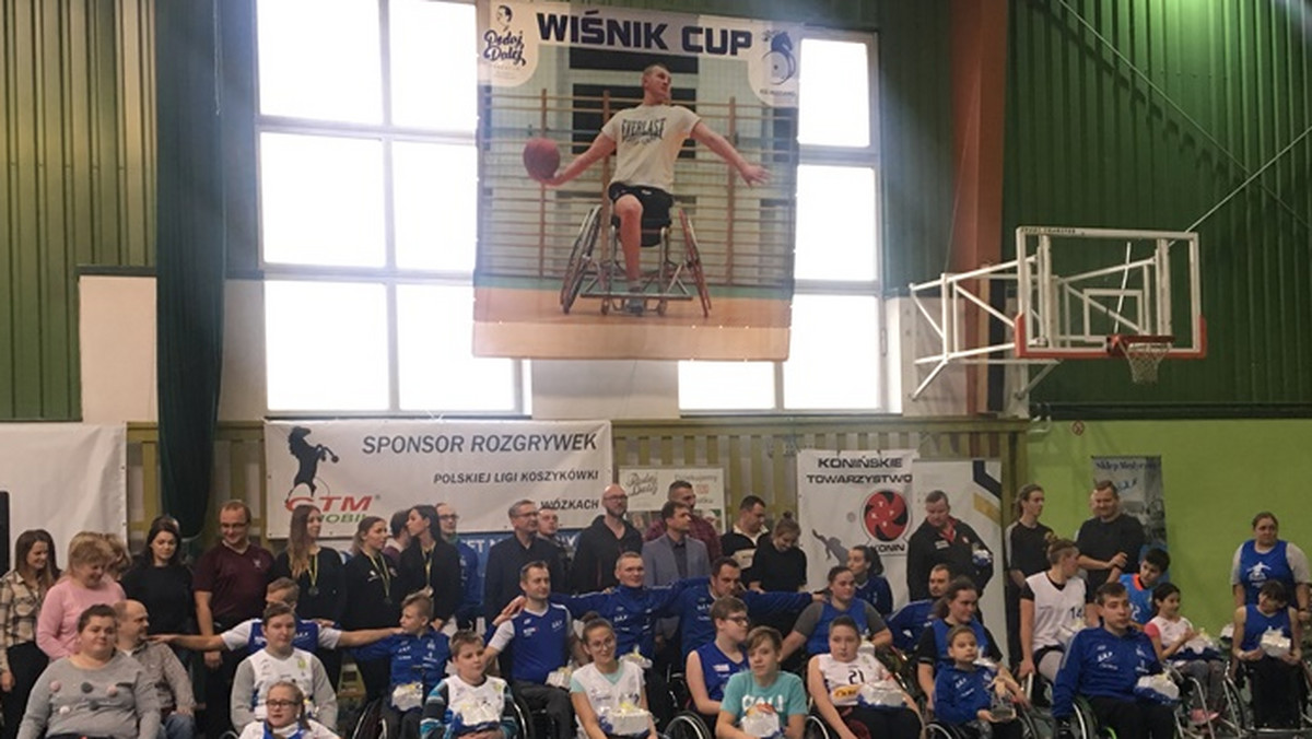 Fundacja im. Doktora Piotra Janaszka wspólnie z Konińskim Stowarzyszeniem Sportowym MUSTANG w dniach 1-2 grudnia zorganizowała turniej koszykówki na wózkach WIŚNIK CUP.