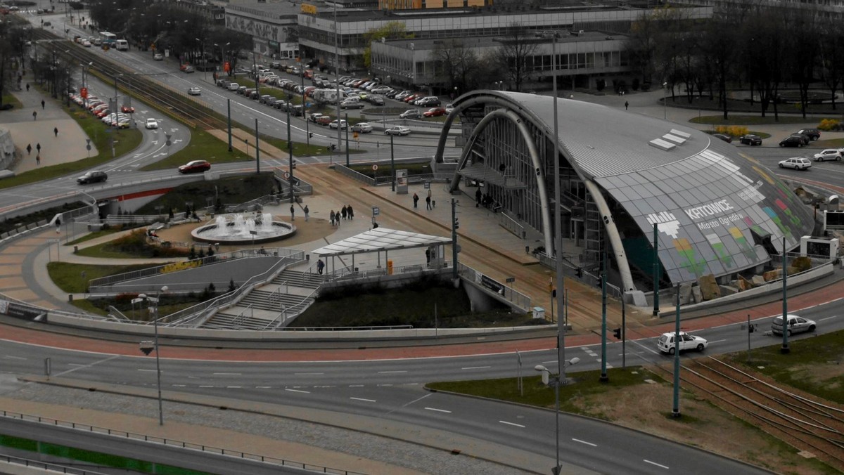 Skrzyżowanie znajdujące w ciągu drogi krajowej nr 6 przy wjeździe do Koszalina (Zachodniopomorskie) od strony Gdańska zostanie przebudowane na trzypasmowe rodno.