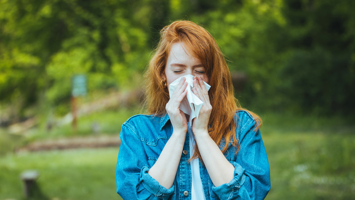 Co pyli w marcu? Lista pięciu alergenów, na które muszą uważać alergicy