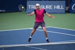 Hubert Hurkacz w 1/8 finału czeka na Carlosa Alcaraza. Rywal nie wytrzymał rywalizacji fizycznie