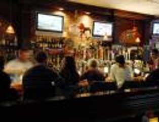 Jakie są granice towarzyskich relacji w pracy?