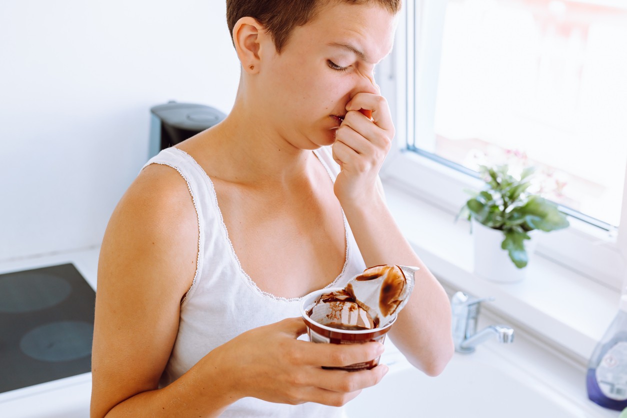 Jogurt nevhodný na konzumáciu spoznáte aj podľa zápachu.