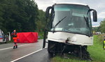 Tragiczne zderzenie autobusu z osobówką! Dwóch ojców nie żyje, troje dzieci rannych