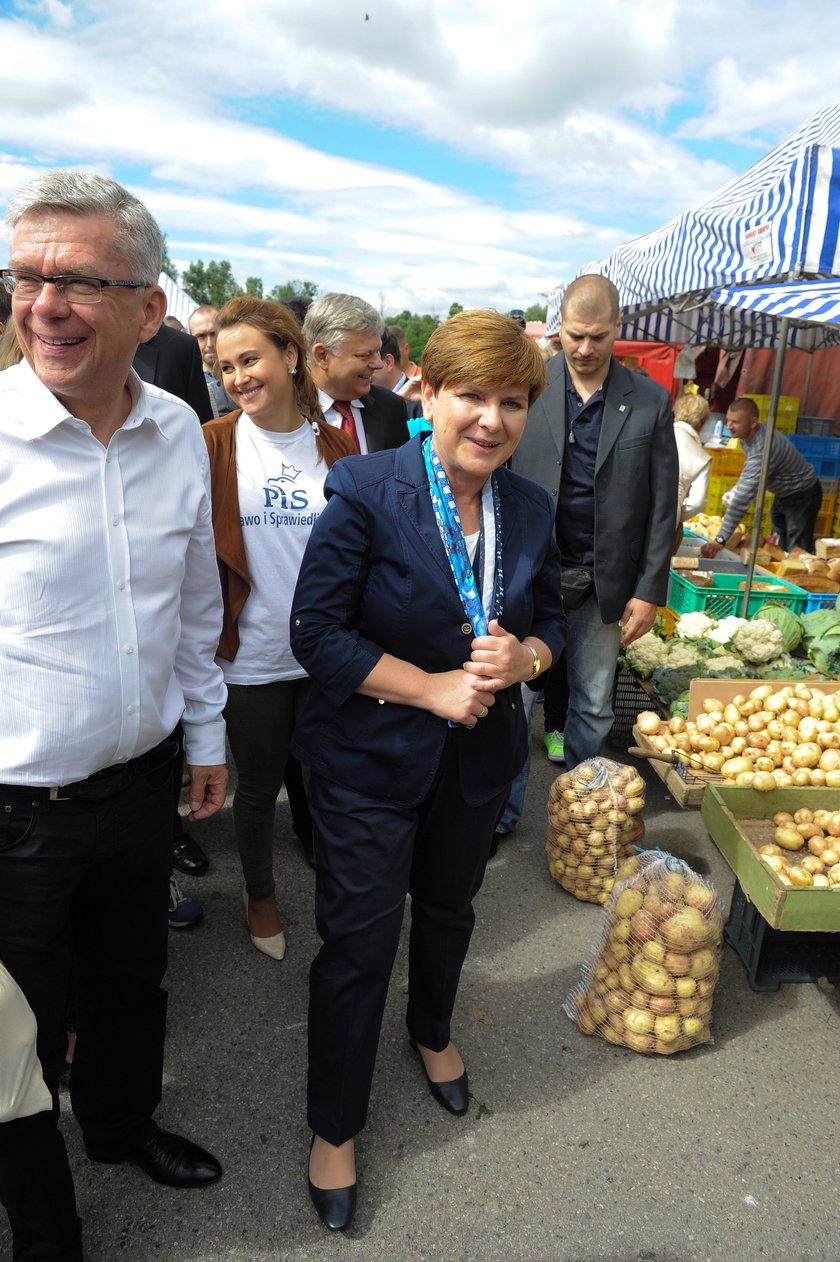 Beata Szydło rzadziej eksperymentuje z kolorami