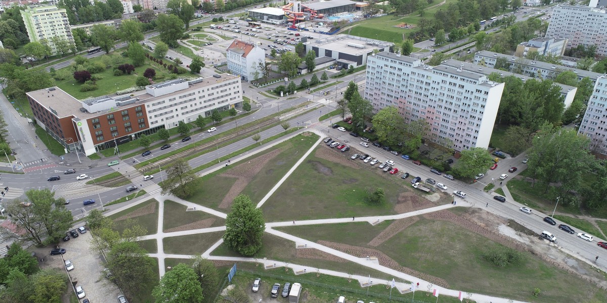 Dziki parking zamienił się w park