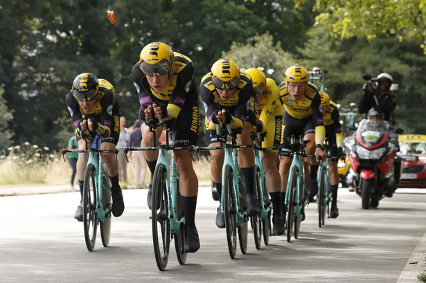 Tour de France: Grupa Jumbo-Visma wygrała drużynówkę, Teunissen nadal liderem