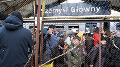 Uchodźcy w Polsce. Jak pomagać mądrze? "Przemyślana pomoc to mniej stresu, chaosu i zagubienia"