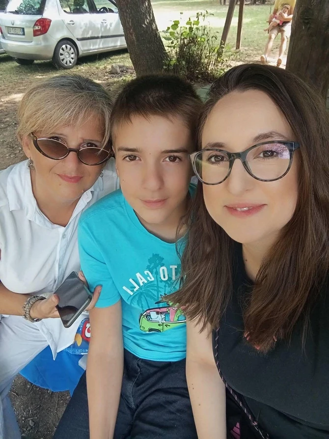 Valentina sa sinom Darkom i ćerkom Aleksandrom