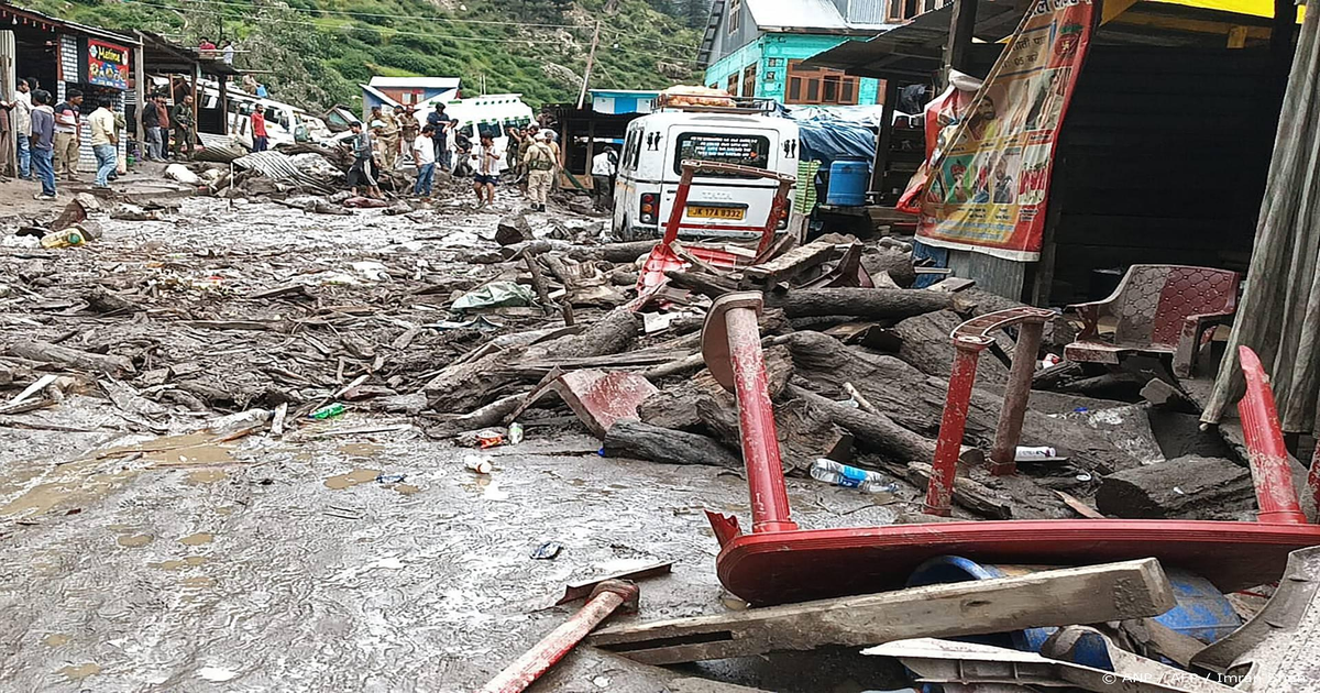 Tientallen doden en honderden vermisten door noodweer India