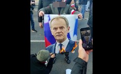 Podczas Marszu Niepodległości spalono zdjęcie Donalda Tuska. Przewodniczący PO komentuje