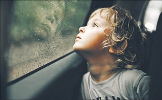 Senat przyjął przepisy o opiece psychiatrycznej dla dzieci i nowych uprawnieniach dla żołnierzy oraz marynarzy