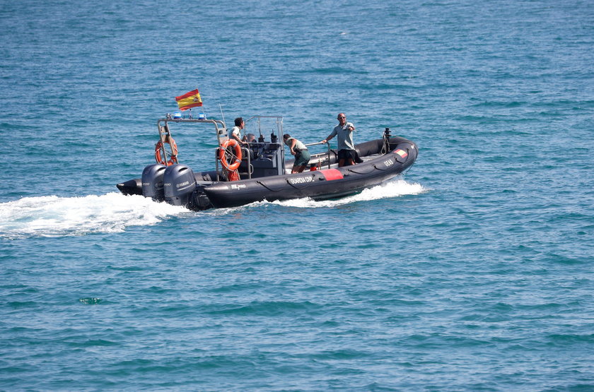 Ewakuacja plaży w Barcelonie. W morzu znaleziono bombę