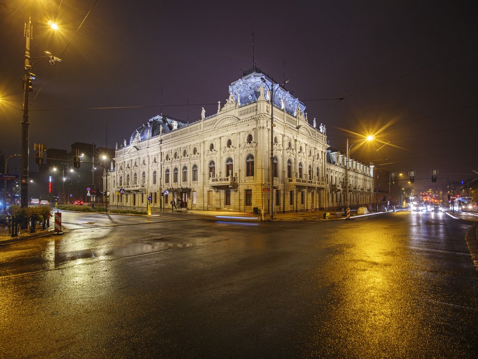 Nowa iluminacja pałacu Poznańskich