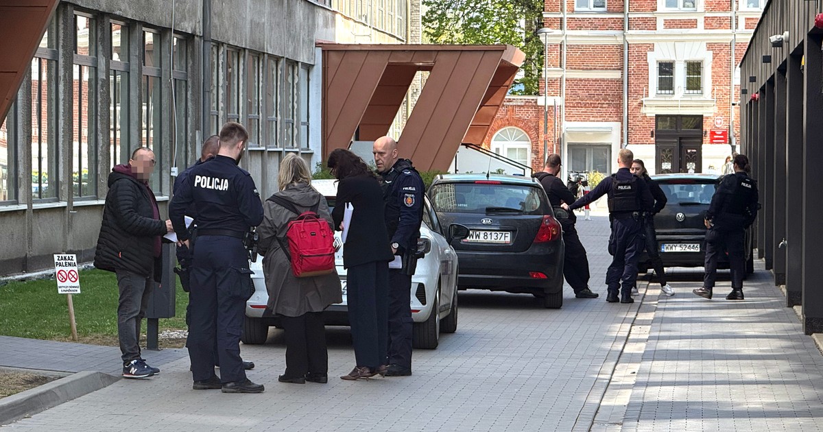 Alarm w warszawskiej szkole: panika, plotki i dezinformacja