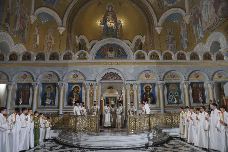 ponoćna liturgija u Hramu