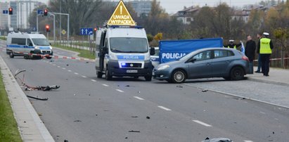 Motor rozniósł rower na strzępy. Kierowcy zginęli