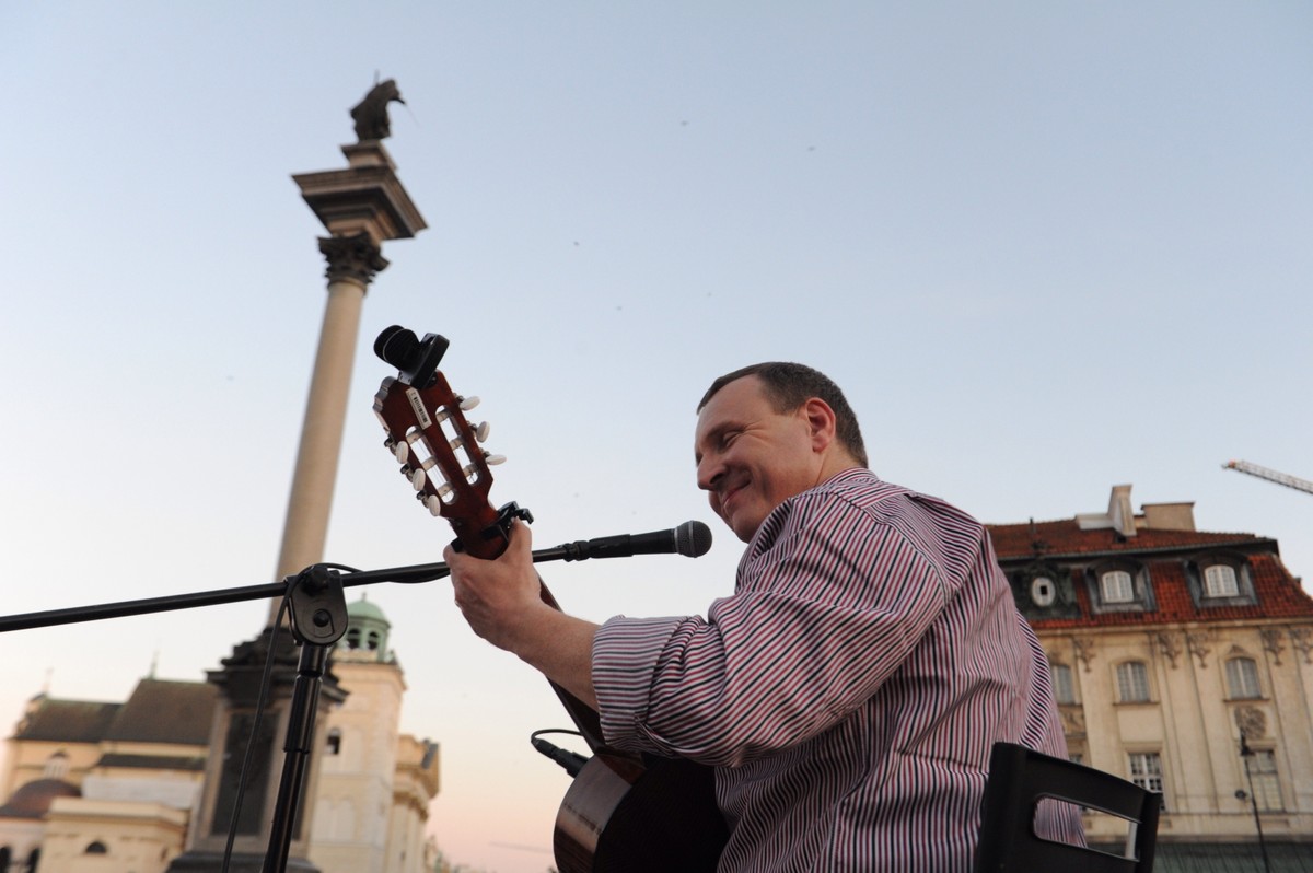 Jacek Kurski dał koncert na Placu Zamkowym w Warszawie