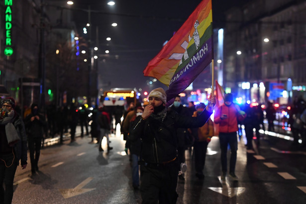 Protest pod hasłem #OtwarcieSezonu, zorganizowany przez Warszawski Strajk Kobiet