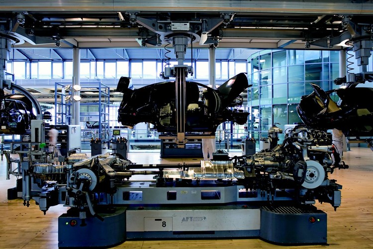 Szklana fabryka Volkswagena w Dreźnie kończy 10 lat