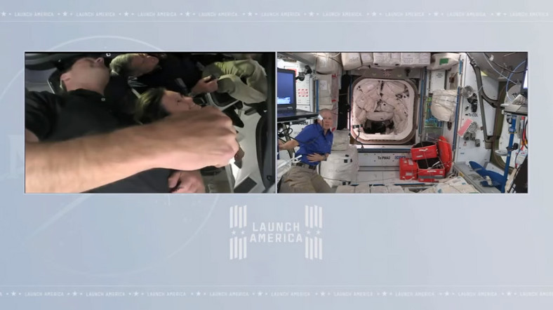 Astronauci z Crew-2 szykują się do wejścna pokład ISS