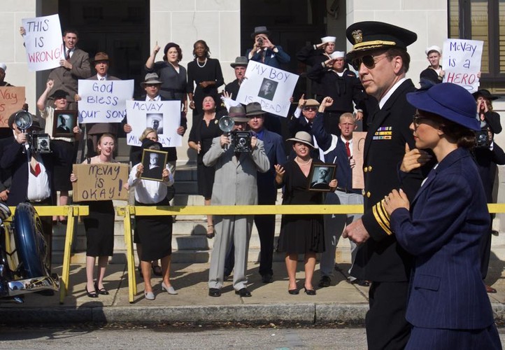 Weronika Rosati i Nicolas Cage na planie 'USS Indianapolis: Man of Courage'