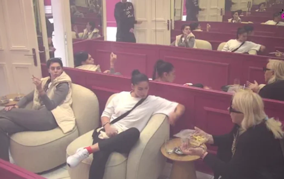 Mina i Zorica, svađa