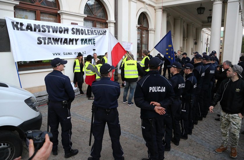 Takiej obstawy rocznica katastrofy jeszcze nie miała! Zapłacili krocie