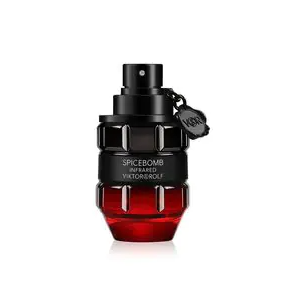 Pour Karin Marty, un autre nouveau parfum d’hiver pour homme est Spicebomb Infrared de Viktor & Rolf à partir de 106 francs chez Marionnaud.