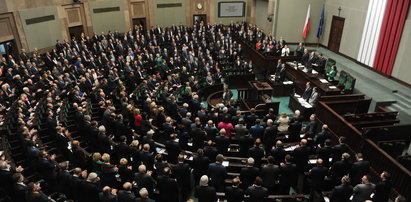 Polacy wolą Kościół niż Sejm