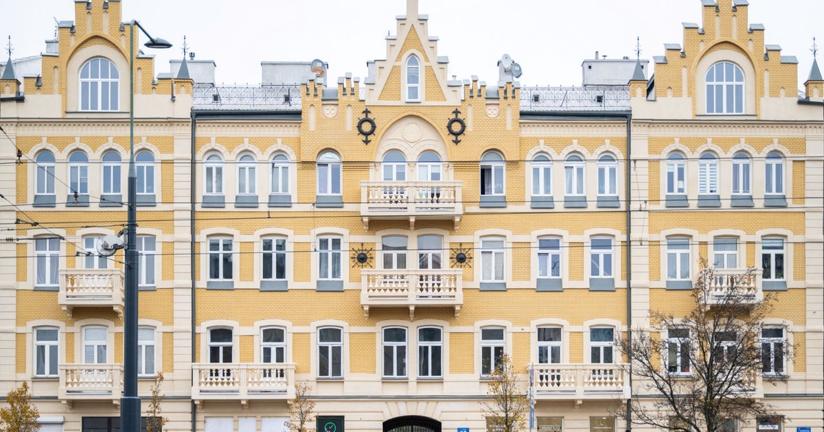 Renowacja kamienicy na Targowej dobiega końca. Zobacz co z nią zrobili...