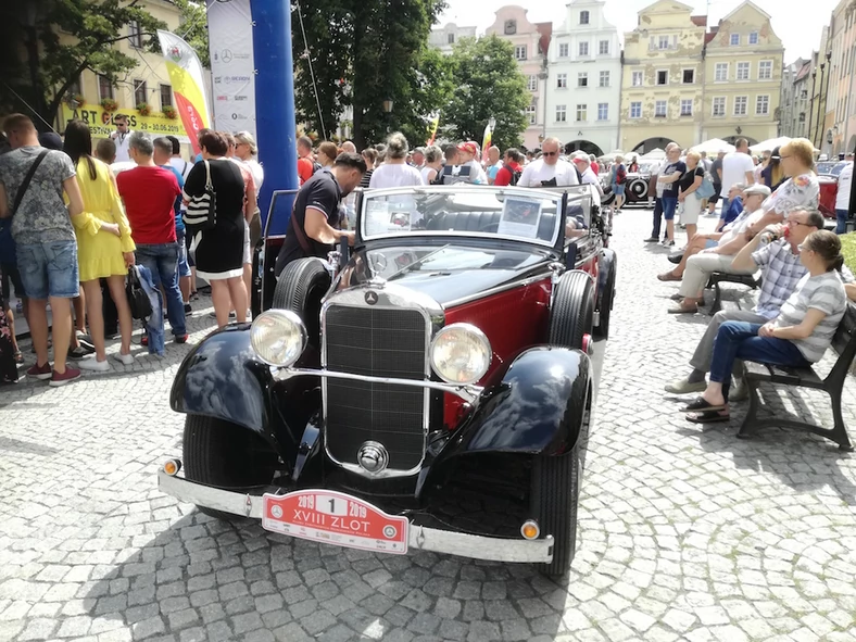 Zlot zabytkowych Mercedesów – najstarszy model 200 cabrio B z 1934 r.