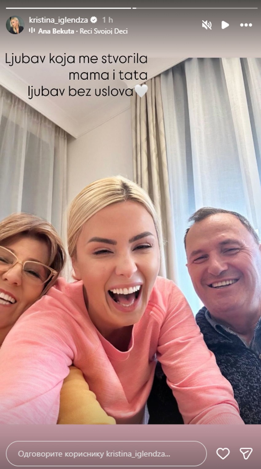 Kristina sa mamom i tatom