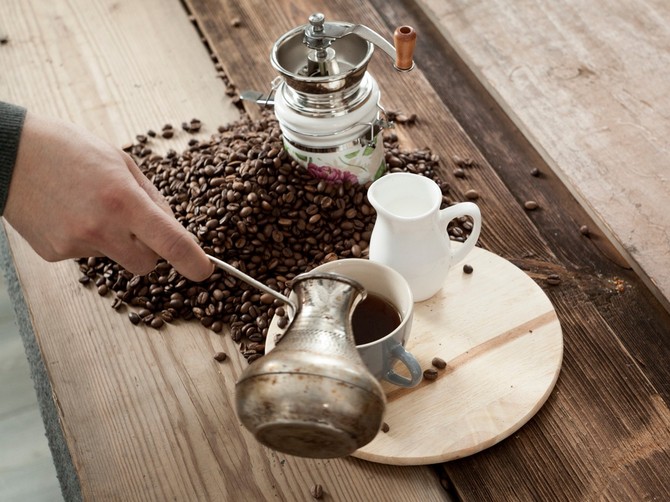 Kafa na prazan stomak izaziva glavobolju