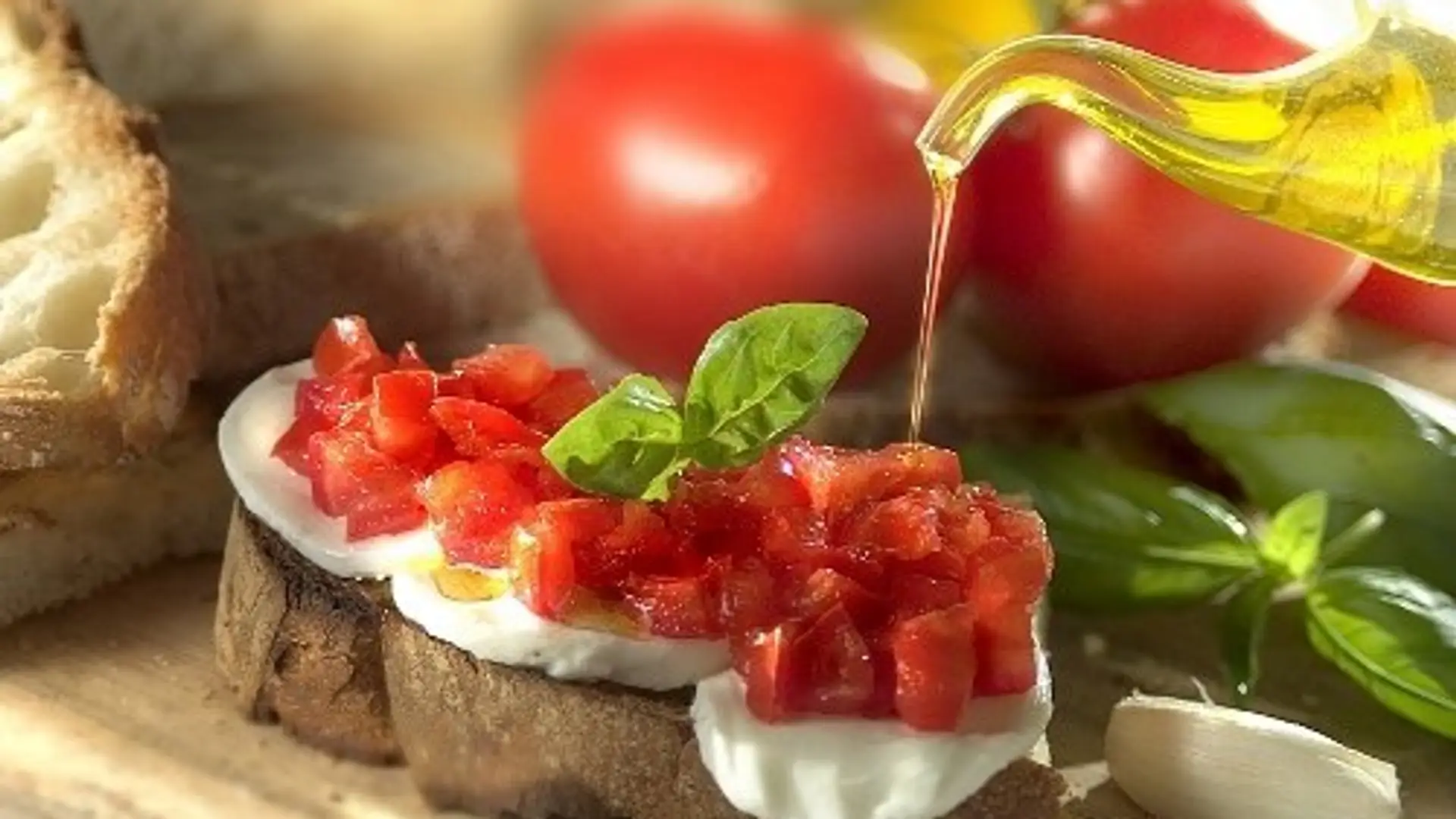 Bruschetta, czyli gorąca grzanka z pomidorami i bazylią