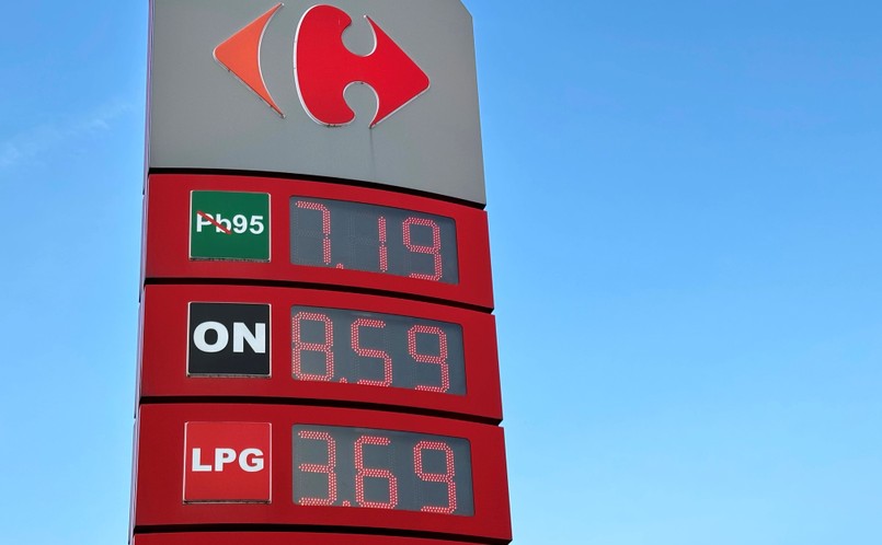 Stacja paliw Carrefour