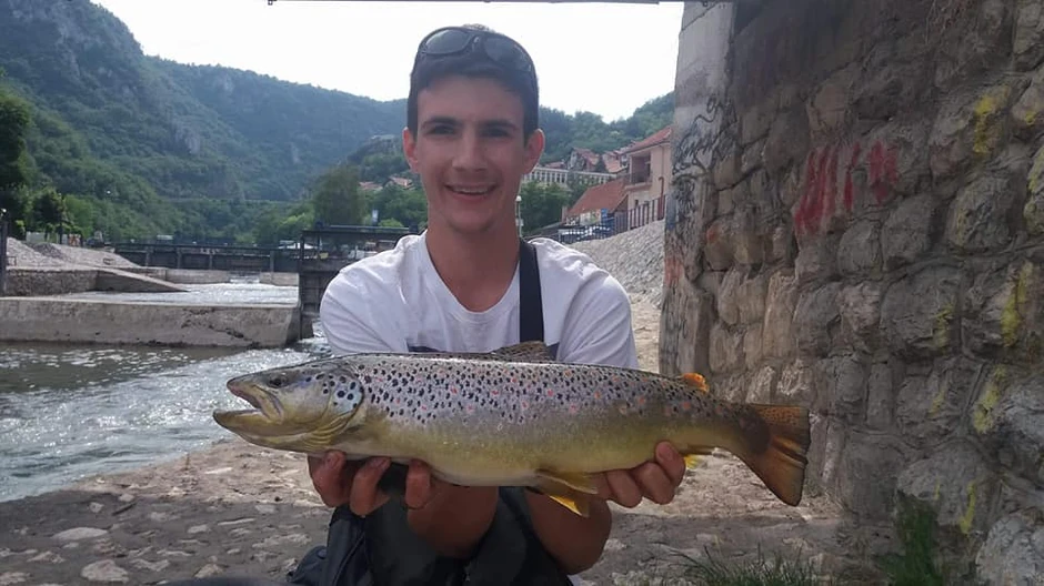 Pegava lepotica: Pastrmka uhvaćena na Đetinji pre nekoliko dana