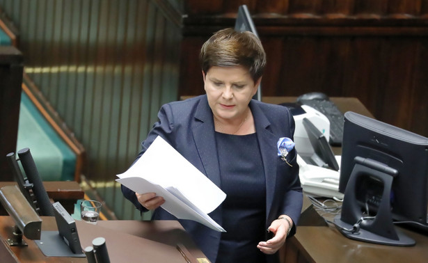 Sejm odrzucił wnioski o wotum nieufności wobec Szydło i Rafalskiej
