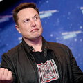 Elon Musk zaniedbuje Teslę na rzecz Twittera. Kurs akcji pikuje