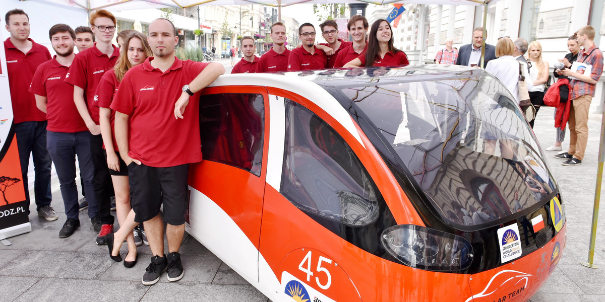 Auto na baterie studentów z Łódź Solar Team 