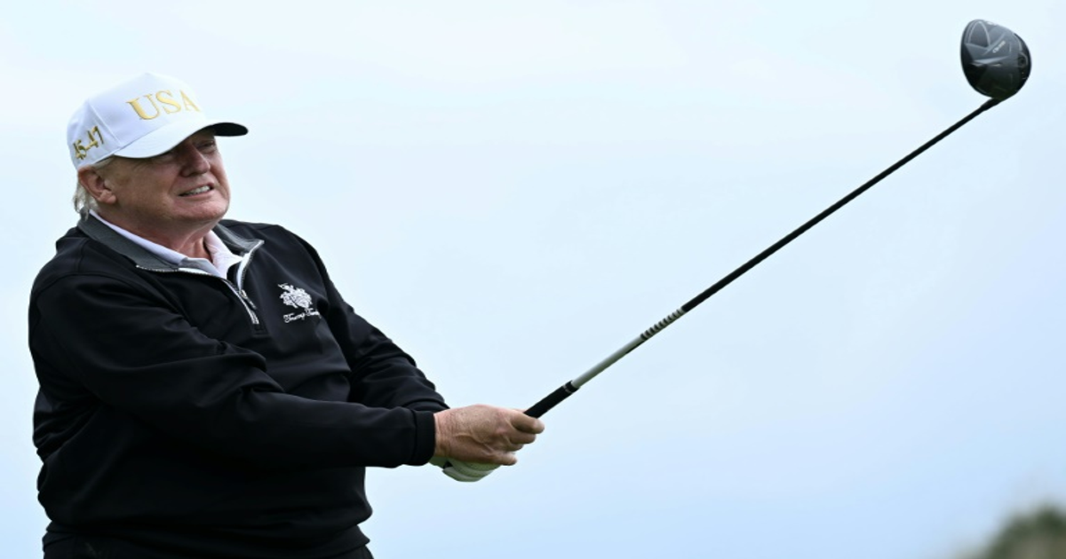 Trump inaugure un nouveau parcours de golf en Écosse