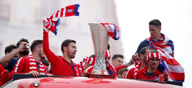 Feta w Madrycie po wygraniu Ligi Europejskiej. Piłkarze i kibice Atletico świętowali na ulicach stolicy Hiszpanii