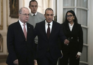 Palestinski premijer Mohamed Mustafa i egipatski ministar spoljnih poslova Badr Abdelati nakon sastanka u Kairu 1. marta