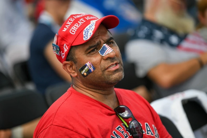 Pristalice Trampa na skupu u De Mojnu u Ajovi 3. jula